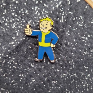 Vault Boy Fall Out  Enamel Brooch Magnet needle minder