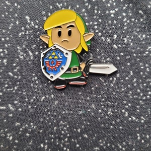 Link with Sword and Shield Legend of Zelda Enamel Brooch Magnet needle minder