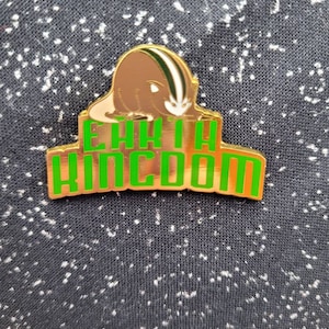 Earth Kingdom Badgers Enamel Brooch Magnet needle minder
