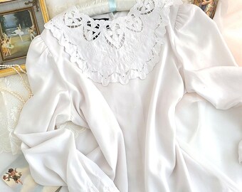Vintage cottagecore romantic blouse embroidered