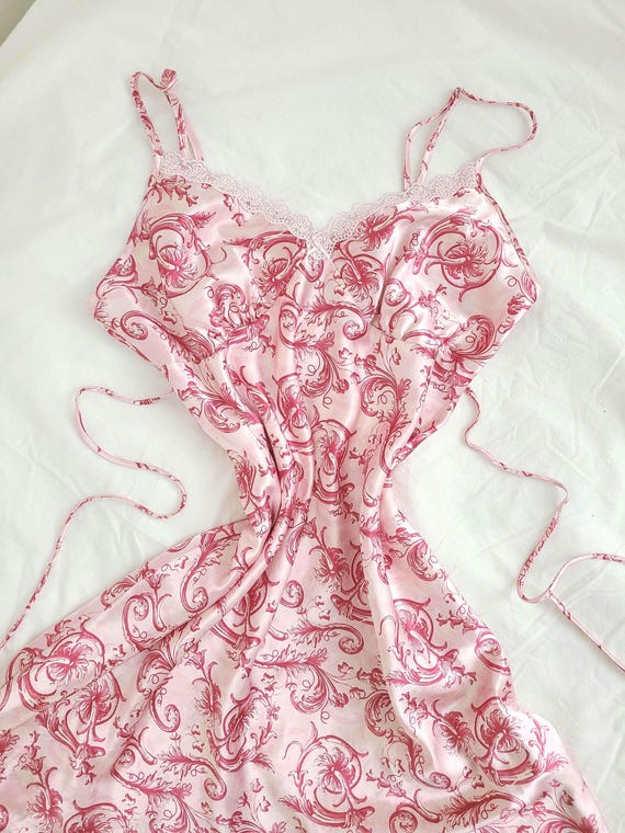 Vntg Coquette Pink Filagree Silky Mini Slip Dress Negligee Vntg Coquette Pink Filagree Silky Mini Slip Dress Negligee