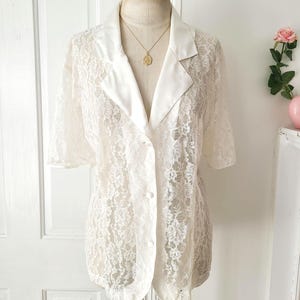 Victoria&#39;s Secret Gold Label Vintage Lace Blouse