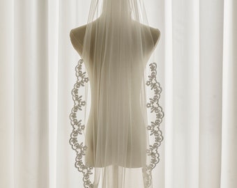 Lace Edge Bridal Veil, Lace Wedding Veil, Floral Lace Veil, Chapel Wedding Veil, Scalloped Edge Veil, Veil Fingertip, Ivory Veil