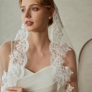 Lace Trim Bridal Veil, Mantilla Eyelash Lace Wedding Veil, Elbow Lace Veil, Crochet Rose Lace Veil, Custom Wedding Veil, Scalloped Lace Veil