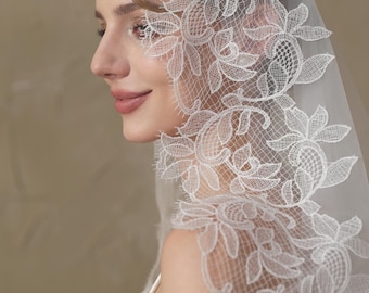 Flower Mantilla Wedding Veil, 1-Tier Cathedral Large Floral Applique Veil with Scalloped Edge, Traditional Bridal Veil with Comb