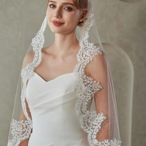 Brautschleier Spitze, 1-stöckig Mantilla Brautschleier, Brautschleier, Fingerspitze Schleier mit Kamm, Wimpern Vintage Kurzschleier, Headpiece Braut