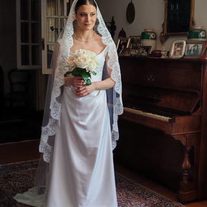 Lace Trim Bridal Veil, Mantilla Lace Wedding Veil, Rose Lace Veil, Fingertip Lace Veil, 1 Tier Veil with Comb, Eyelash Veil, Chantilly Veil image 8
