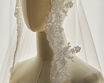 Voile de mariée bord dentelle, Voile de mariée dentelle mantille, Voile dentelle rose, Voile dentelle douce et délicate, Voile de mariage avec peigne, Voile festonné