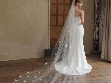 Embroidered flowers and birds Wedding Veil, Veil Wedding Cathedral, Two Tier Veil With Blusher, Veil Lace Birds, Bridal Veil Birds Flower