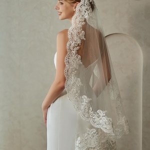 Lace Trim Bridal Veil, Mantilla Lace Edge Wedding Veil, Rose Lace Veil, Cathedral Veil, 1 Tier Veil with Comb, Eyelash Veil, Fingertip Veil