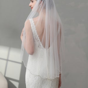 Pearls Edge Bridal Veil, Ivory Veil, Elegant Fingertip Veil, Scalloped Veil, Beaded Veil image 6