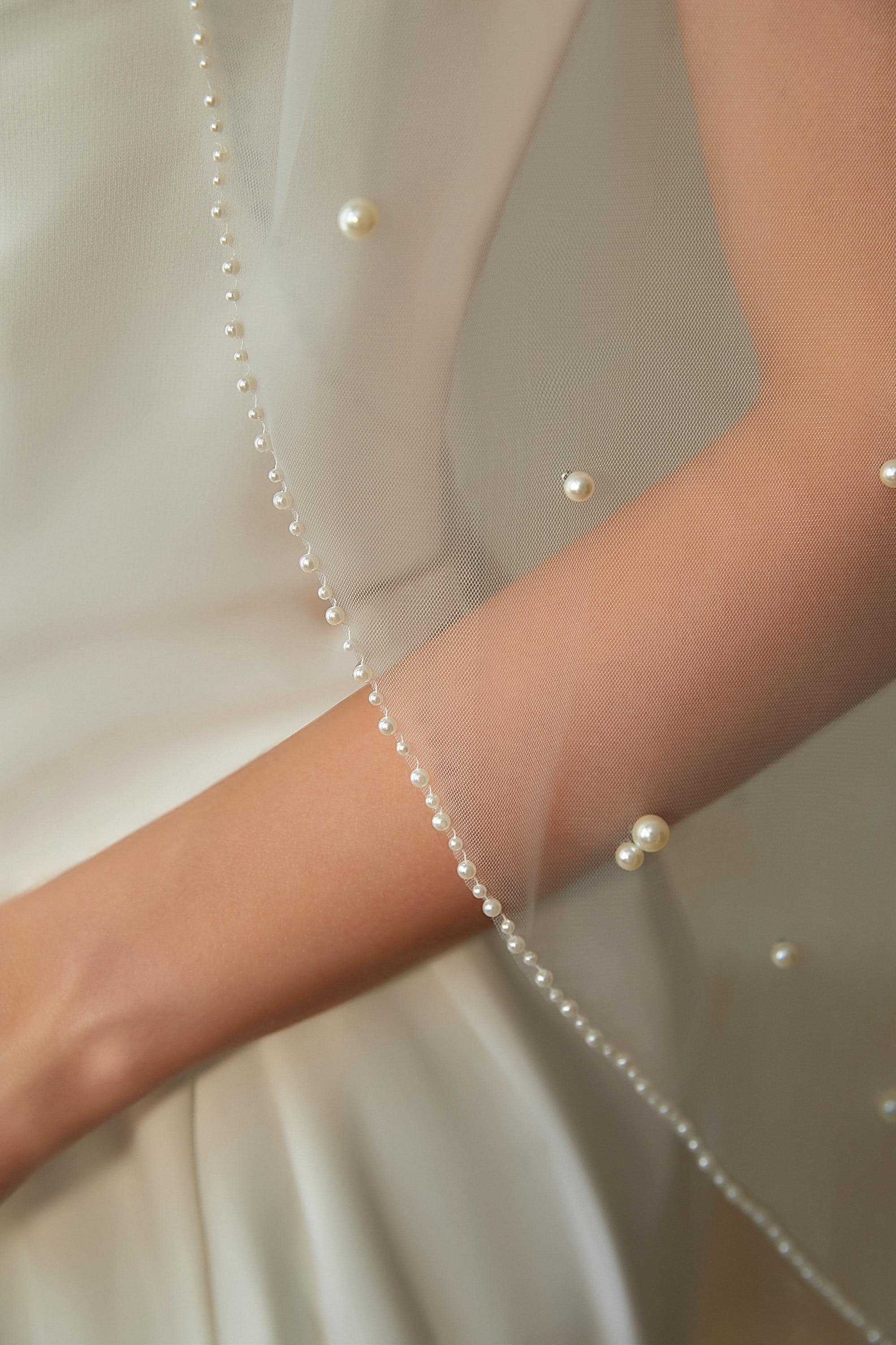 NEW Pearl Beaded Short Wedding Veil with Comb Fingertips Waist Length 39” ✨?? Short bridal pearl veil, courthouse wedding - Whisper tulle  main image 3