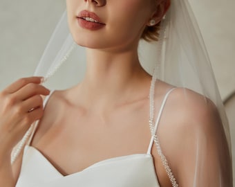 Crystal Bridal Veil, Wedding Veil with Beaded Trim, 1 Tier Elegant Fingertip Veil, Crystal Edge Veil, Custom Wedding Veil, Sparkling veil