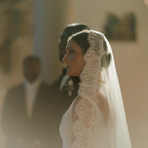 Lace Trim Bridal Veil, Mantilla Lace Wedding Veil, Rose Lace Veil, Fingertip Lace Veil, 1 Tier Veil with Comb, Eyelash Veil, Chantilly Veil image 12