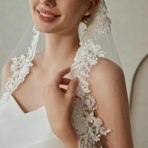 Lace Bridal Veil, 1 Tier Mantilla Wedding Veil, Rose Beaded Lace Veil, Fingertip Veil with Comb, Lace with Beads, Custom Vintage Chapel Veil