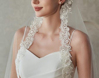 1 Tier Mantilla Wedding Veil, Rose Beaded Lace Bridal Veil, Fingertip Veil, Vintage Cathedral Veil, Spanish Lace Trim, Bridal Veil with Comb
