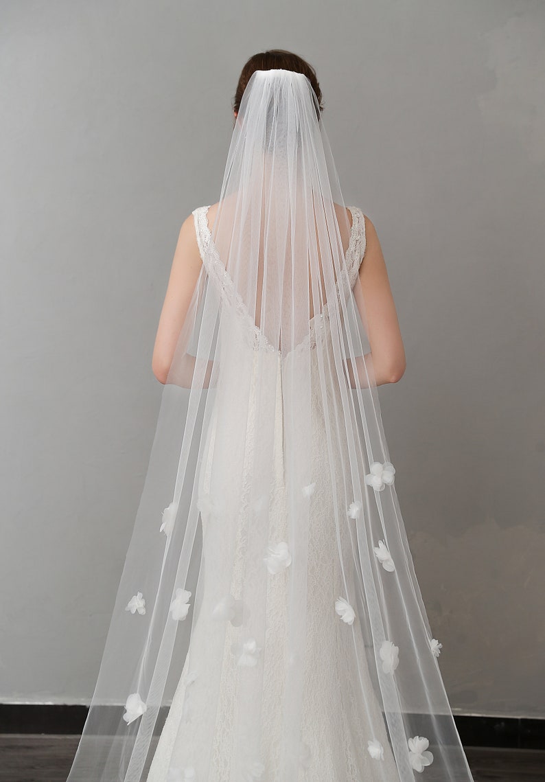 Petals Bridal Veil, Romantic Cathedral Veil, Veil with flowers, Scatteredd Petals Veil, Veil for Wedding, Bride Veil image 8