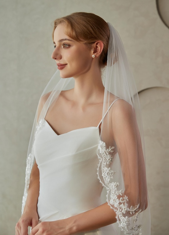 Lace Trim Bridal Veil, Lace Wedding Veil, Lace with Beads Pearls, 1 Tier Hand-made Lace Veil, Wedding Veil with a Comb, Scalloped Edge Veil