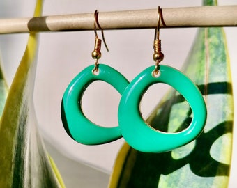 Boucles d’oreilles avec pendentif en métal vert rond