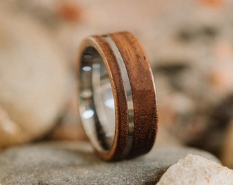 Walnussholz & Wolframstahl Ring | Botanica Schmuck | Geschenk für Sie oder Ihn | Personalisierte Gravur Holz und Edelstahl