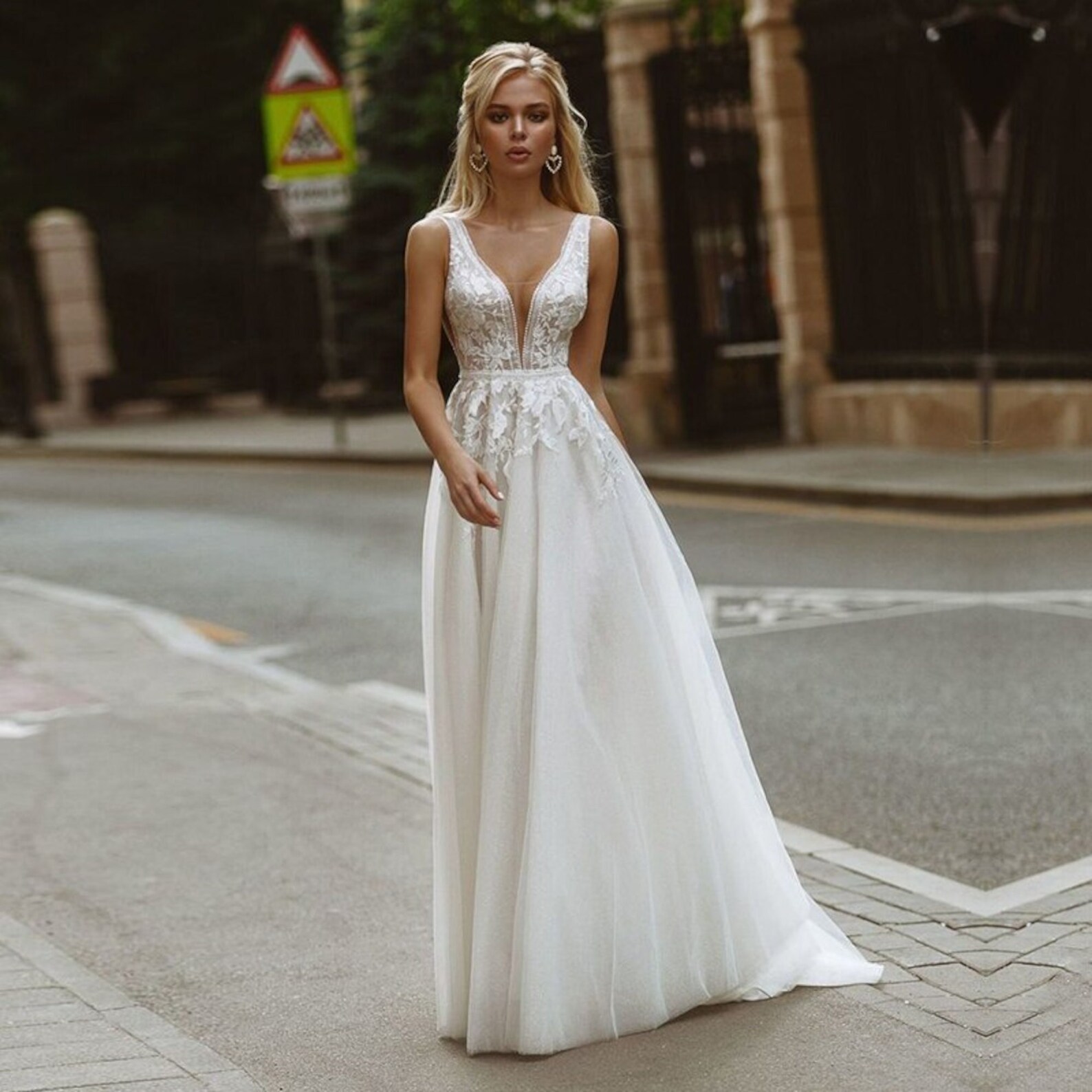 Lace Wedding Dress Ivory Floral Bridal Gown 3d Flowers - Etsy