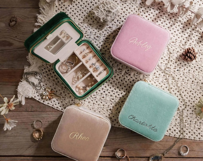 Personalized Velvet Jewelry Box, Italian Velvet Travel Organizer, Bridesmaid Bride Gift, Christmas Gifts for Her Best Friend Mom