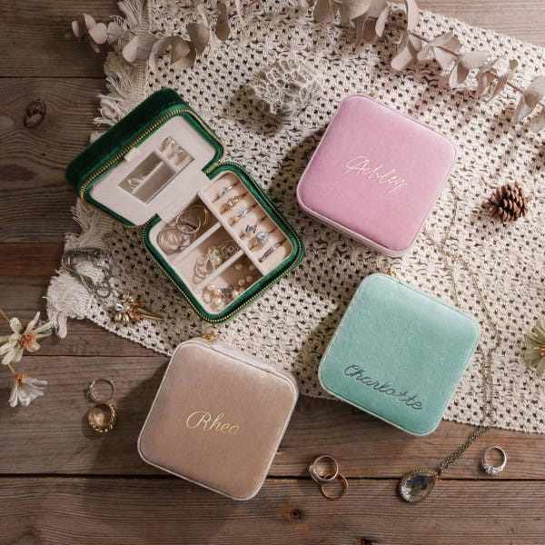 Personalized Velvet Jewelry Box, Italian Velvet Travel Organizer, Bride Gift, Mother's Day Gift 2026 [W]