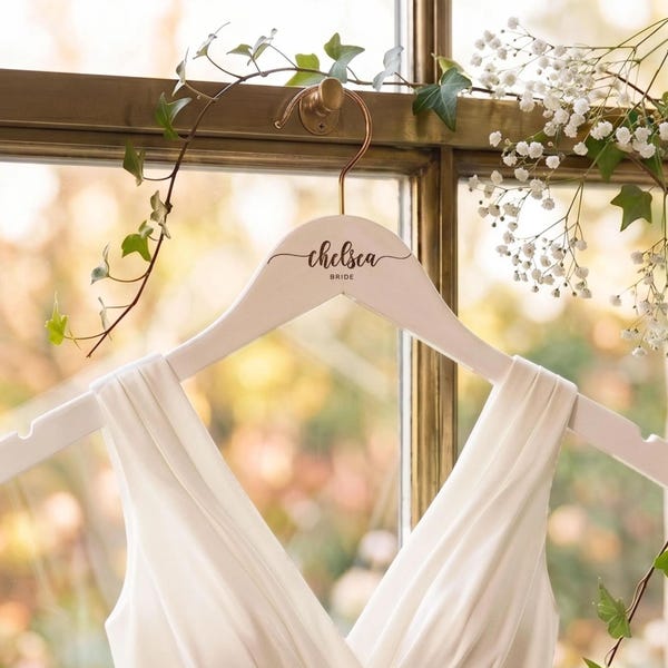 Braut Kleiderbügel, Name Holz Kalligraphie Hochzeitstag Foto Requisite