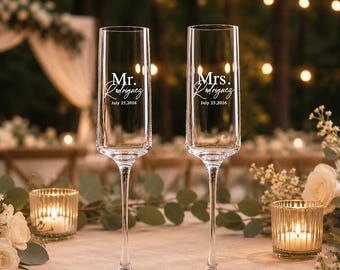 Copas de champán de cristal personalizadas: Juego de 2 copas grabadas para el brindis de boda de los señores, con caja de regalo.
