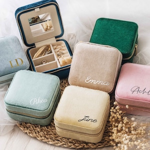 Personalized Jewelry Box Velvet Bridesmaid Gifts | Travel Jewelry Case | Bridesmaid Proposal | Bride Gift | Mother's Day Gifts from Daughter