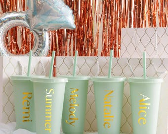 Benutzerdefinierte Brautjungfern Tassen, Junggesellinnenabschied Tasse, 24 Unzen Name Becher, Brautjungfer Vorschlag, Sommer Gastgeschenke