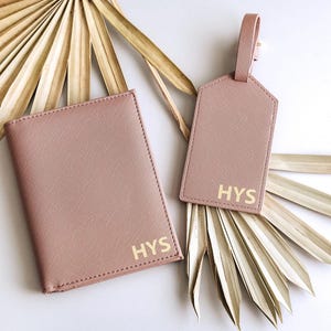 Personalized Passport Holder | Saffiano Luggage Tag | Birthday Gift for Her |Best Friend Gift|Travel Wallet|Personalized Gift for Women<2D>
