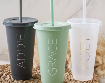 Custom Bridesmaids Plastic Tumblers | Personalized tumblers with names | Bachelorette gifts | Bridesmaids plastic cups | Tumblers with names
