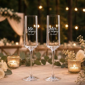 Copas de champán de cristal personalizadas: Juego de 2 copas grabadas para el brindis de boda de los señores Mr. y Mrs. con caja de regalo [N] [W]