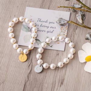 Blumenmädchen Danke Geschenk, kleines Mädchen personalisierte Armband, Blumenmädchen Geschenkideen, Blumenmädchen Monogramm Armband, Muttertagsgeschenk <W>