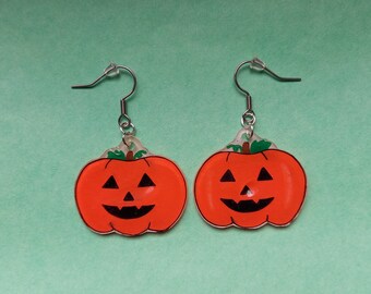 hypoallergenic handmade shrink plastic jewelry perfect for halloween Skull earrings