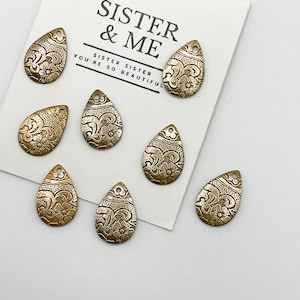 Raw Brass Charms l Vintage Style l Drop Shape with Texture, 1 pcs