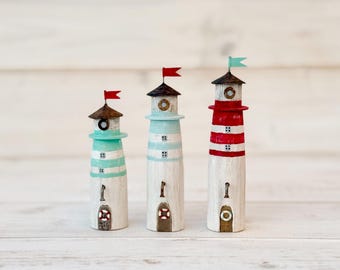 Fari in miniatura in legno galleggiante indipendenti. Faro in legno galleggiante fatto a mano - Decorazione costiera nautica e topper per torta nuziale
