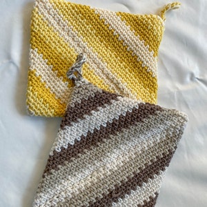 Double Thick Crochet Potholder Pattern, Crochet Hot Pad Pattern, Crochet Oven Mitts, Crochet Mittens, image 4