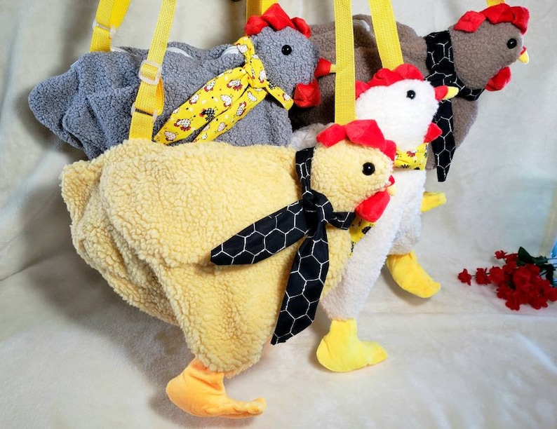 Chicken Purse Including Legs And Neck Scarf!!! Adorable Fun Gift, Side Pocket And Zipper Open On Top.  You Will Love This Purse!!