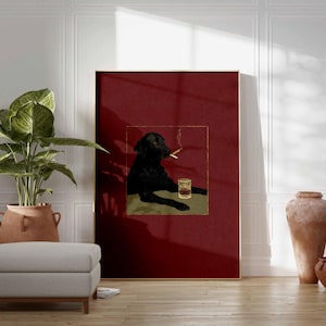 Puede incluir: Una impresi&oacute;n art&iacute;stica enmarcada que presenta un perro negro con un cigarrillo y un vaso de whisky. La obra de arte tiene un fondo rojo con un marco dorado. El perro est&aacute; tumbado sobre una superficie verde.