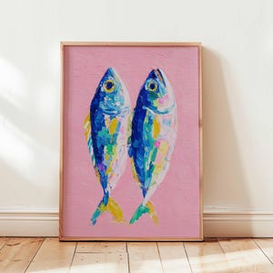 Decorazione murale con pesce azzurro, poster nautico per cucina, stampa di pesci costieri, decorazione marina scandinava, opera d'arte con linoleografia blu intenso.