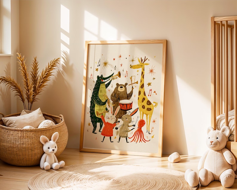 Peut inclure: Une affiche encadr&eacute;e repr&eacute;sentant un groupe d'animaux jouant de la musique. L'illustration montre un crocodile, un ours, un lapin, une pieuvre et une girafe. L'&oelig;uvre a un fond beige clair avec des notes de musique et des &eacute;toiles.