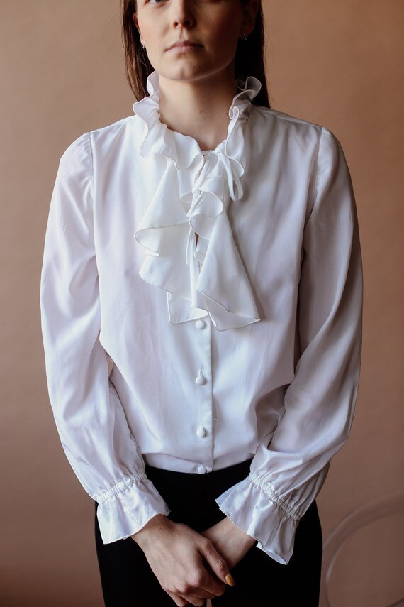 vintage 1970s ruffle collar / ruffle sleeve tie ne