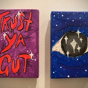 Trust Ya Gut - Ímãs pintados em acrílico 2,5 x 3,5 - Conjunto de 2