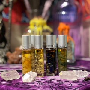 Handmade Moon Oil - containing Jasmine, Rose, Vanilla & Sandalwood oil
