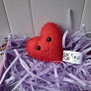 Smiling heart pocket hug, felt hand sewn keyring, personalised letterbox gift image 13