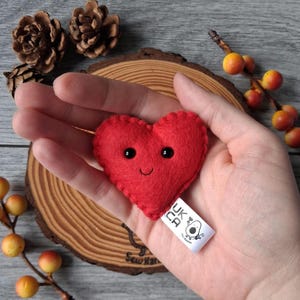 Smiling heart pocket hug, felt hand sewn keyring, personalised letterbox gift image 18