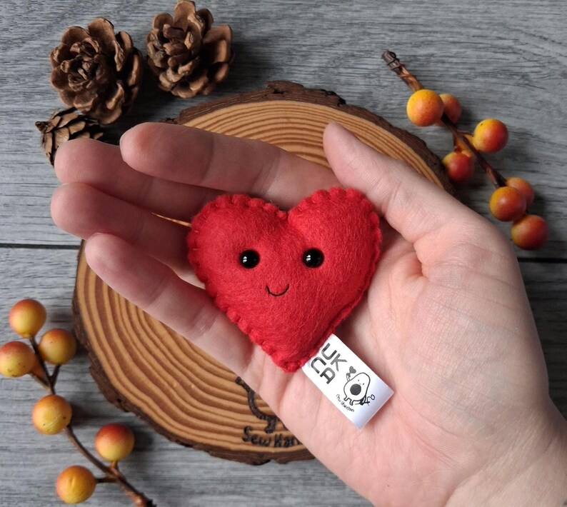 Smiling heart pocket hug, felt hand sewn keyring, personalised letterbox gift image 18