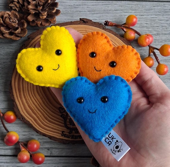 Smiling heart pocket hug, felt hand sewn keyring, personalised letterbox gift